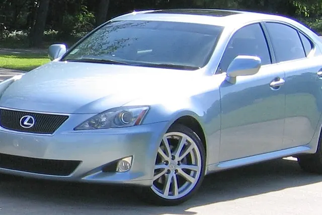 Lexus IS
